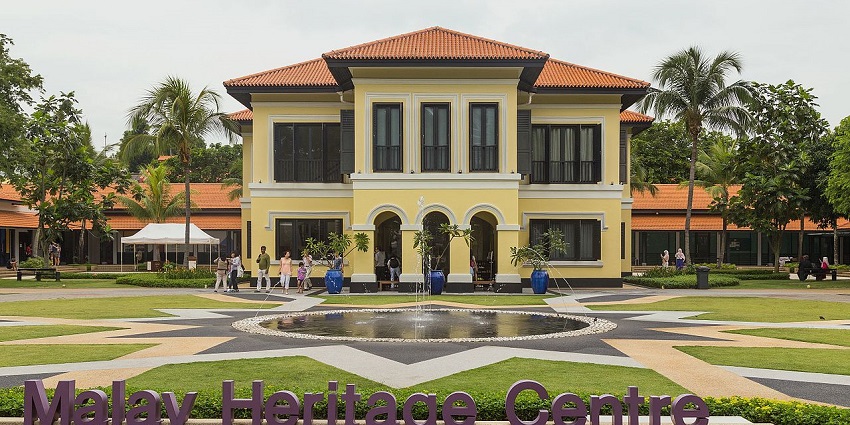 Heritage Centre in Kampong Glam, Singapore, showcasing traditional Malay architecture.
