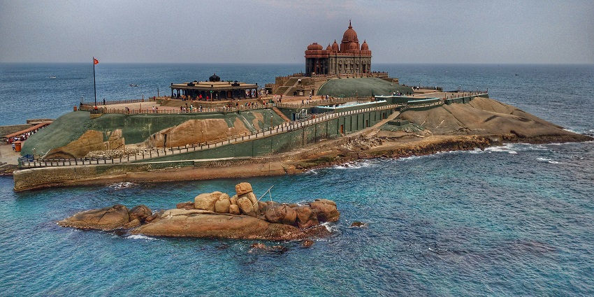 View of Vivekananda Rock Memorial and Thiruvalluvar Statue in the sea at Kanyakumari.
