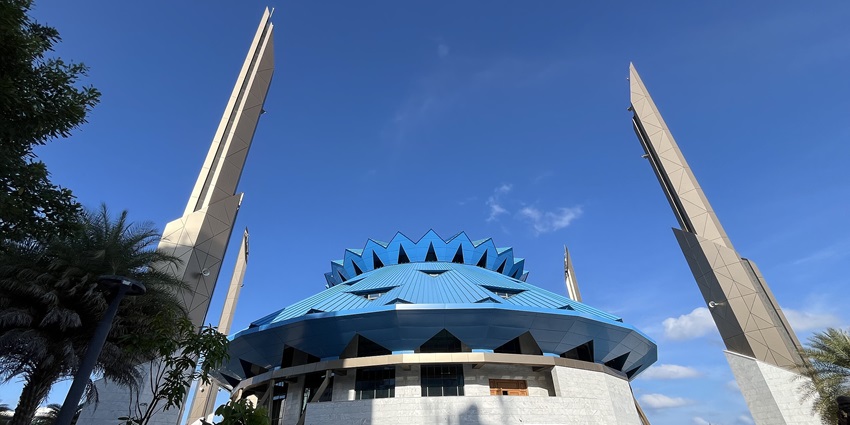 Image of King Salman Mosque- one of the popular Monuments in Maldives