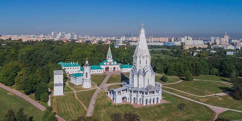 Kolomenskoye Estate in Moscow from above, with the church of the Ascension, Russia