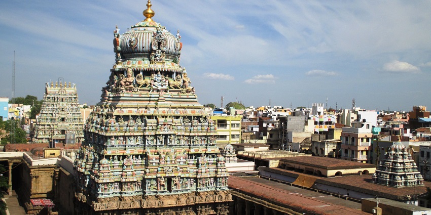 An image of Koodal Azhagar Temple, a historic Vishnu temple in Madurai, Tamil Nadu, India.