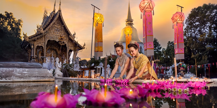 Loy Krathong Traditional Festival, Thai woman hold kratong, Thailand
