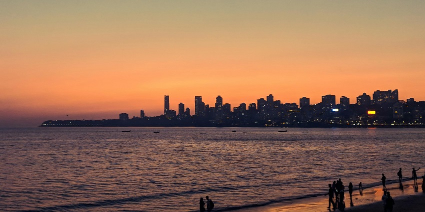 Sunset view at Marina Drive is one of the best places to visit in Mumbai in October.