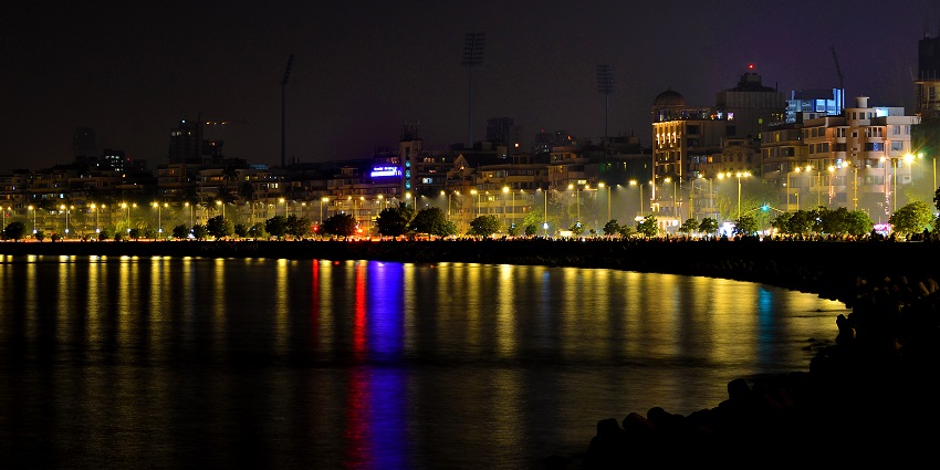 The iconic beach at Marine Drive is one of the best places to visit in Mumbai in April