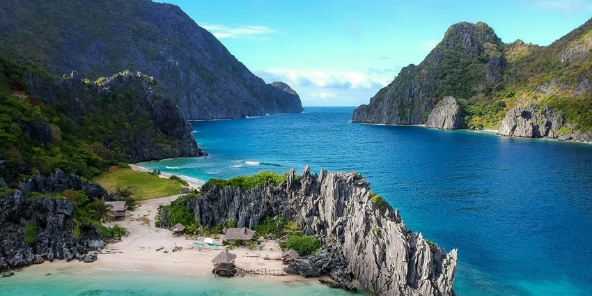 Bask in authentic Polynesian life and untouched natural beauty on remote Maupiti Island.