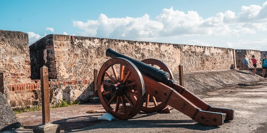 Milne Bay War Relics, with an old cannon, is one of the historical places in Papua New Guinea.