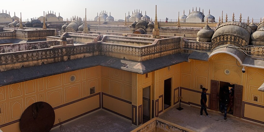 Hill fort offering panoramic views of Jaipur city, ideal for sunsets and quiet hilltop walks.