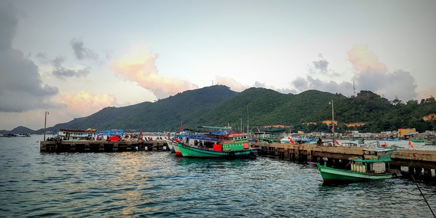 A lesser-known island chain with crystal-clear waters, coral reefs, and peaceful villages