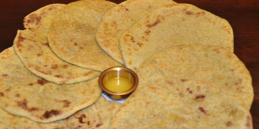 Holige or Obbattu is a must-try and the most famous dish in Bangalore.