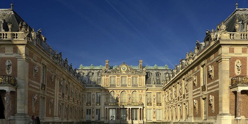 The baroque architecture of the Palace of Versailles is the best monuments in France.