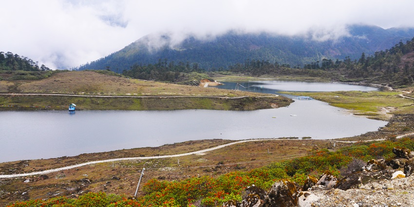 Pankang Teng Tso Lake is a large water body, best place to visit in Tawang ion December