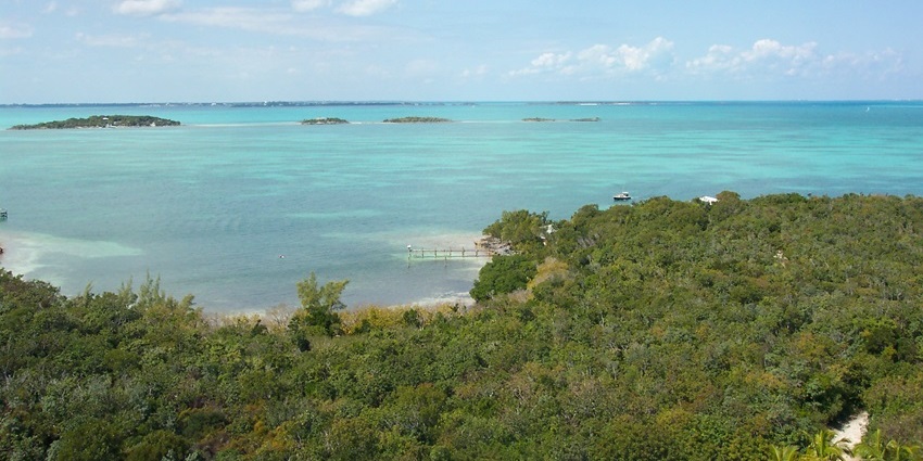 Retreat to luxury spas, private villas, and peaceful shores on exclusive Parrot Cay.
