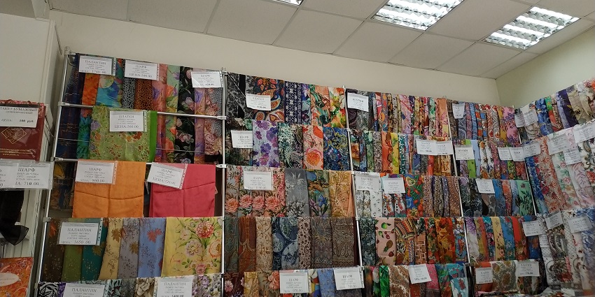 Vibrant Pavlovsky Posad shawls, known for their floral prints and rich history, one of the famous things to buy in Russia.