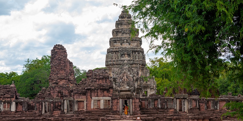 Phimai historical park in Nakhon Ratchasima, with the old ruined architecture of a temple.