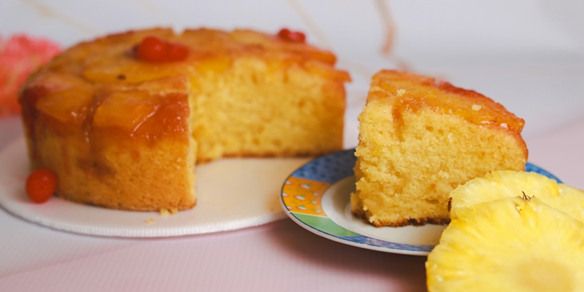 Taiwan’s beloved pineapple cakes, featuring a buttery pastry filled with tangy pineapple jam.
