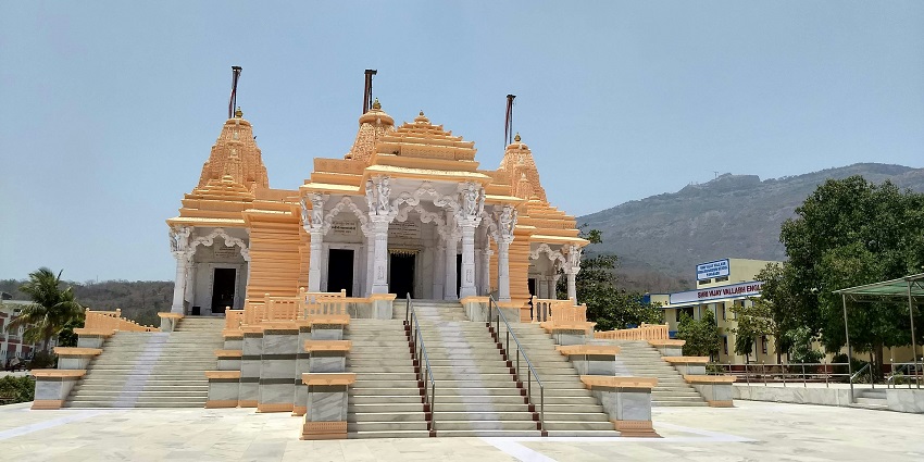 Purmandal Shiv Temple with traditional architecture among places to visit in Jammu in May