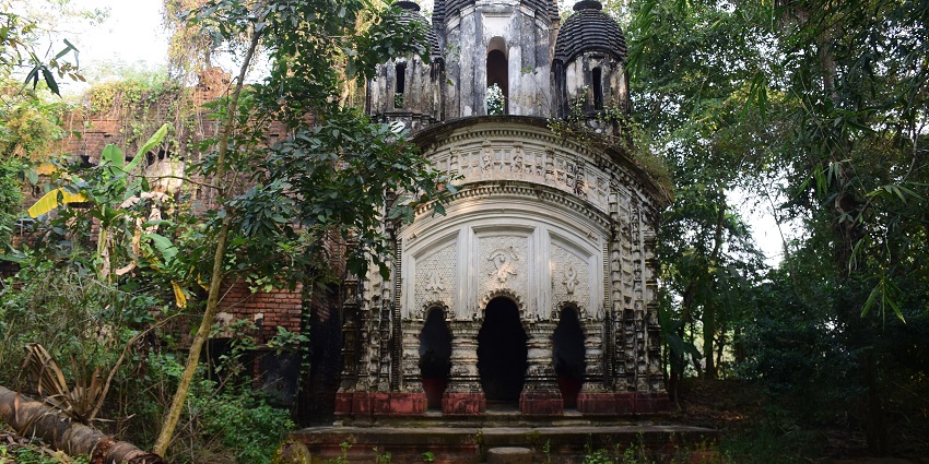 Intricate architecture of Raghunath Temple among places to visit in Jammu in December