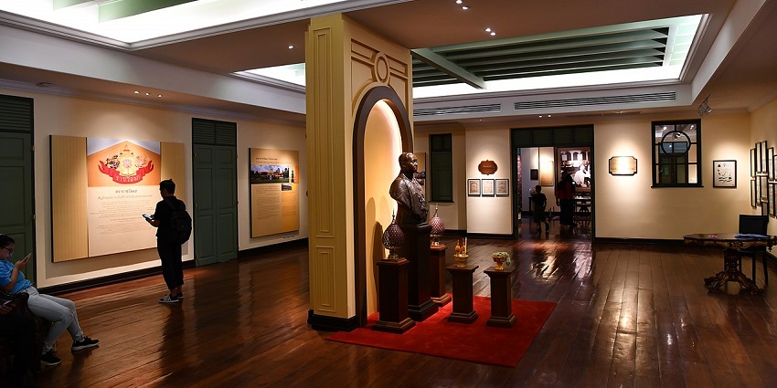 A modern museum showcasing Bangkok’s rich history, traditions, and royal heritage through immersive exhibits.