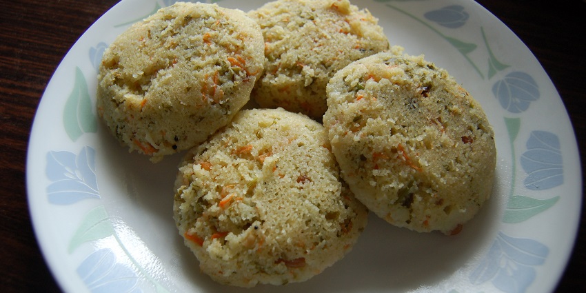 Rava Idli, a soft semolina-based delicacy, is included in what is famous food in Bangalore.