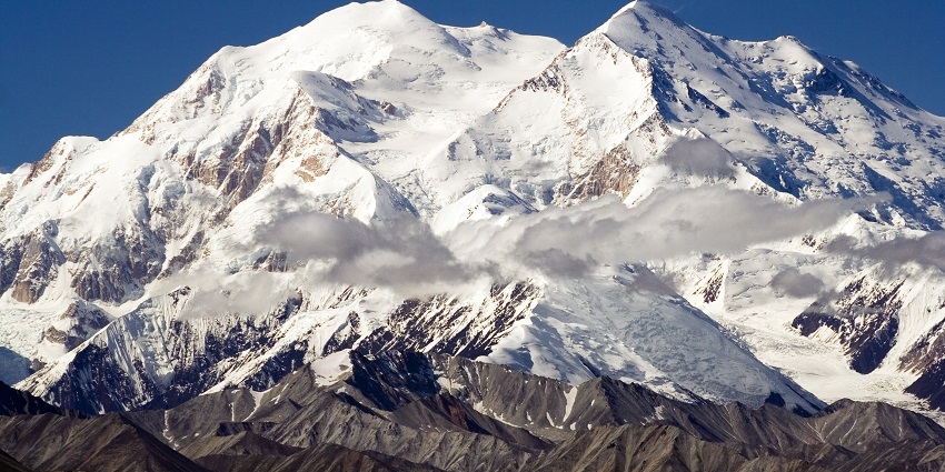 Things to do in Alaska include exploring Denali National Park's vast landscapes, home to North America's tallest peak.