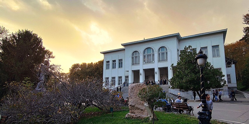 Sa’dabad palace complex with a white building, one of the Trehan historical places