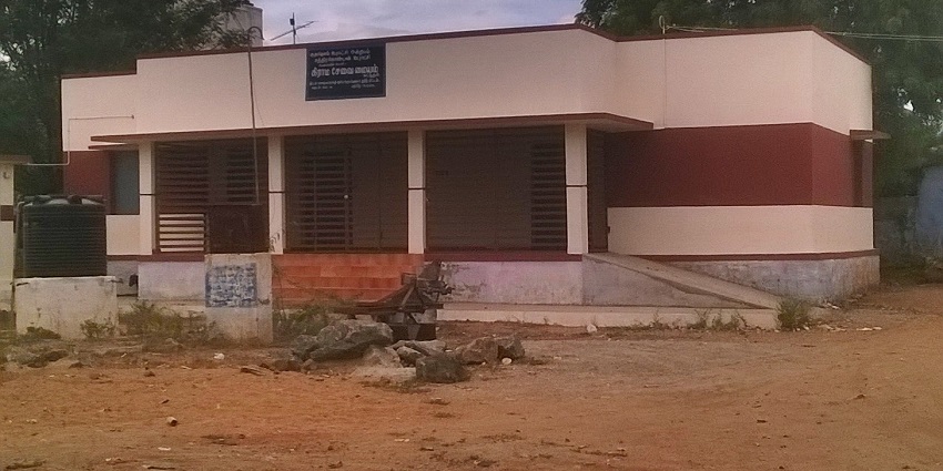 A vibrant temple depicting rituals and worship in Sathirakondan.