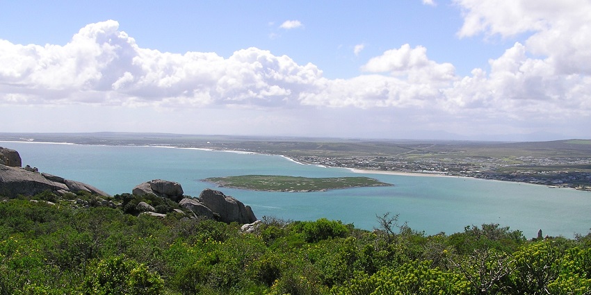 A small rocky Schaapeneiland off Langebaan is known for birdlife and saltwater scenery.