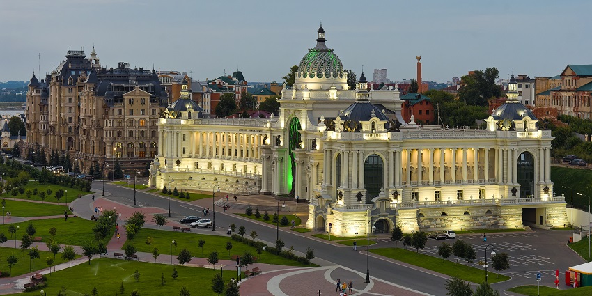 Admiring this ornate palace facade is among the top things to do in Kazan for architecture lovers.
