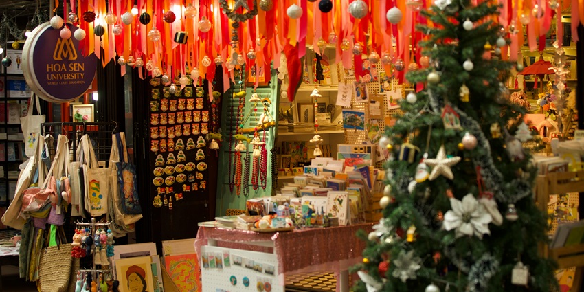 Things to do in Detroit in December include walking through Eastern Market’s Holiday Sundays, filled with local vendors and seasonal goods.