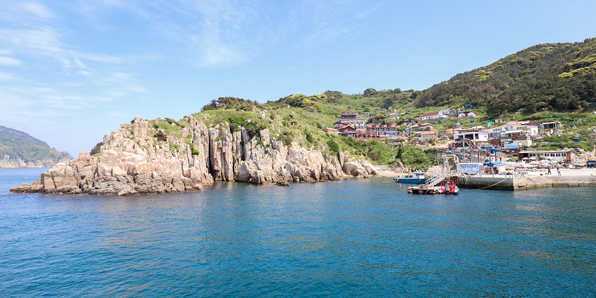 An image of jagged rock formations and lighthouse views on remote Somaemuldo Island.