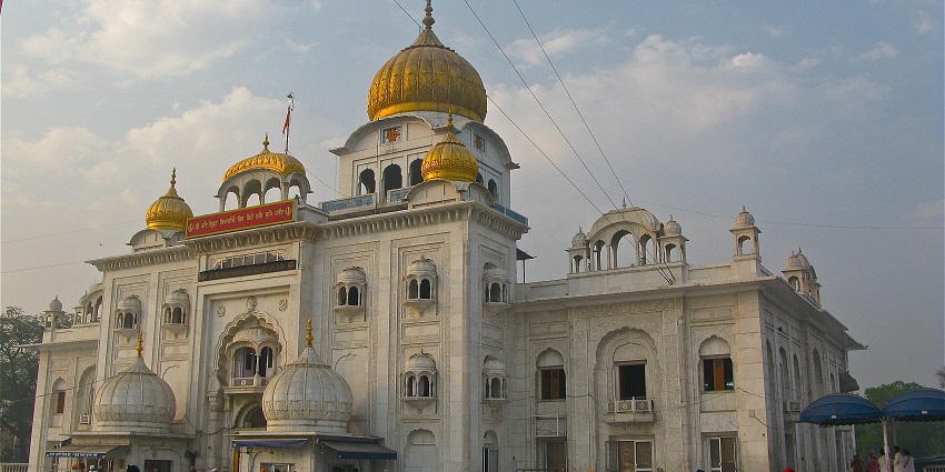 The Bangla Sahib Gurudwara - a spiritual site in Delhi is what is Delhi famous for?