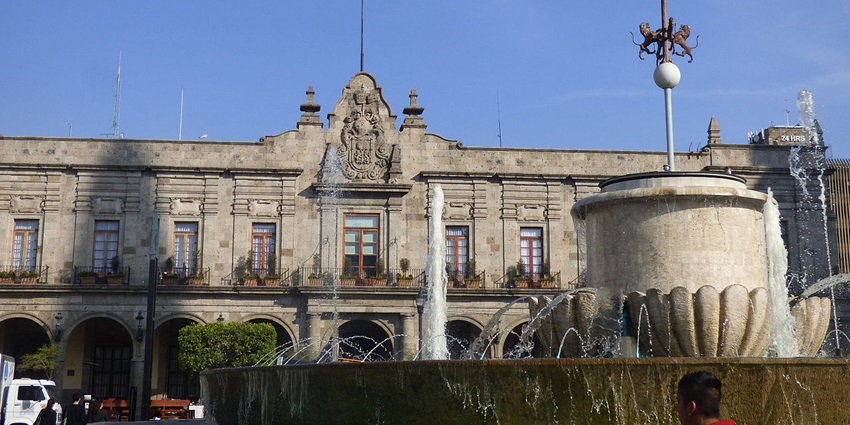 Government building with arched doors, a historic site among things to do in Guadalajara