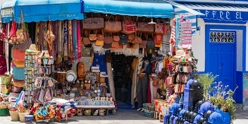Things to buy in Taiwan include colourful woven market bags, known for their durability and iconic striped patterns.