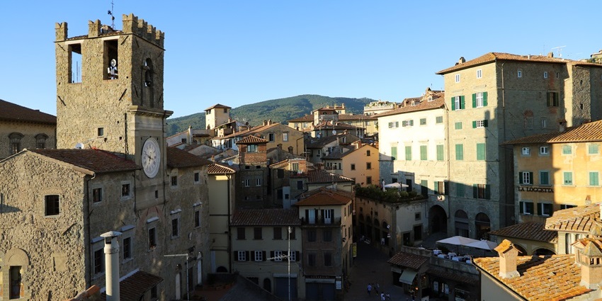 Things to do in Cortona include enjoying gelato and window-shopping along the main street.
