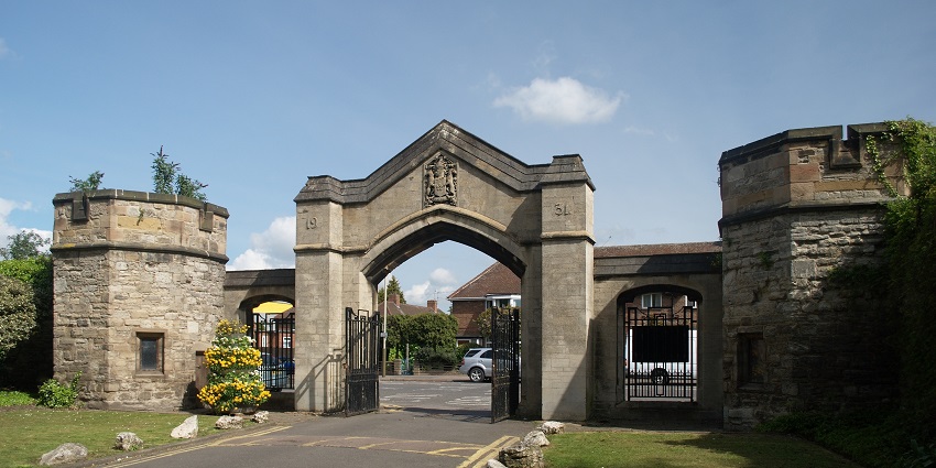 Things to do in Leicester include relaxing in landscaped gardens with rivers and boating.
