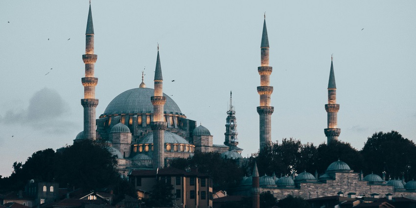 The Süleymaniye Mosque view reflects why summer is the Best Time to Visit Turkey