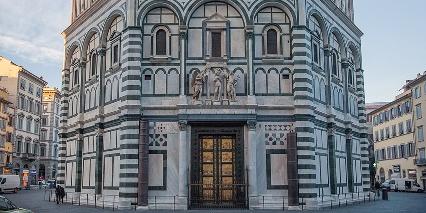 The Florence Baptistery, a architectural masterpiece, making it one of the many things to do in Pisa.