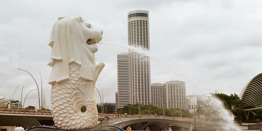 Merlion stands tall by the waterfront, symbolising what Singapore is famous for—its rich culture and heritage.