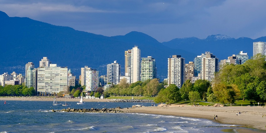 Coastline view of Vancouver with ocean and mountains – what is Vancouver famous for