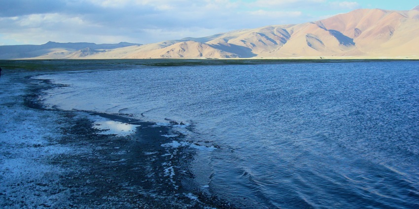 Tso Kar saltwater lake under the sun, an oasis amidst the barren landscapes of Ladakh.