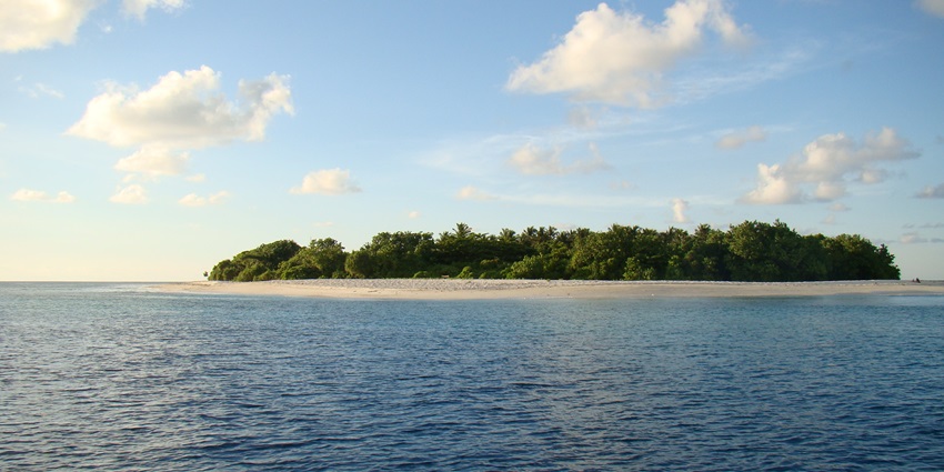 Ukulhas Island in North Ari Atoll, is an ideal place for a picnic and relaxing retreat