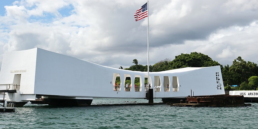 Pay tribute to history at Pearl Harbour, home to the USS Arizona Memorial and wartime landmarks.