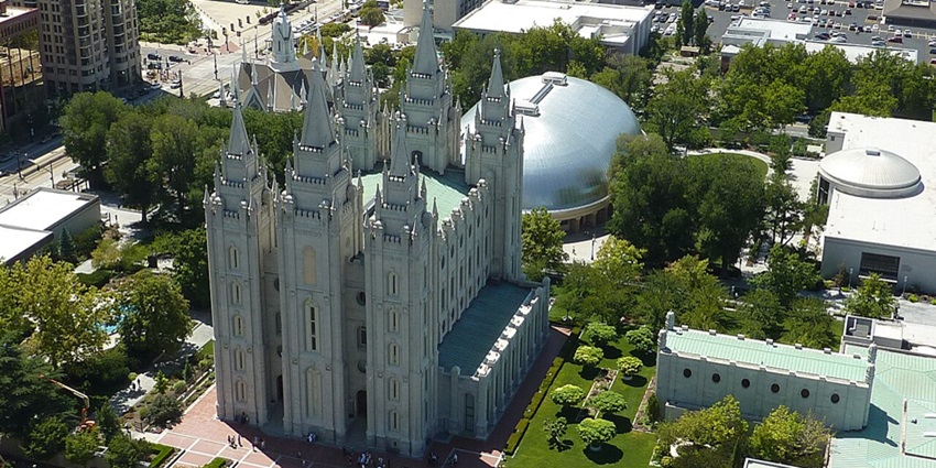Things to do in Salt Lake City in February include admiring the illuminated Salt Lake Temple and the beautifully landscaped grounds of Temple Square.