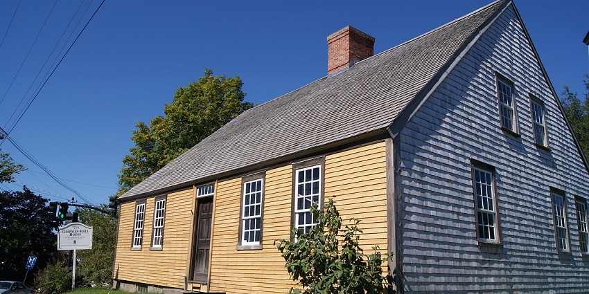 Step into an 18th-century house with period furnishings, reflecting Maine’s colonial past.
