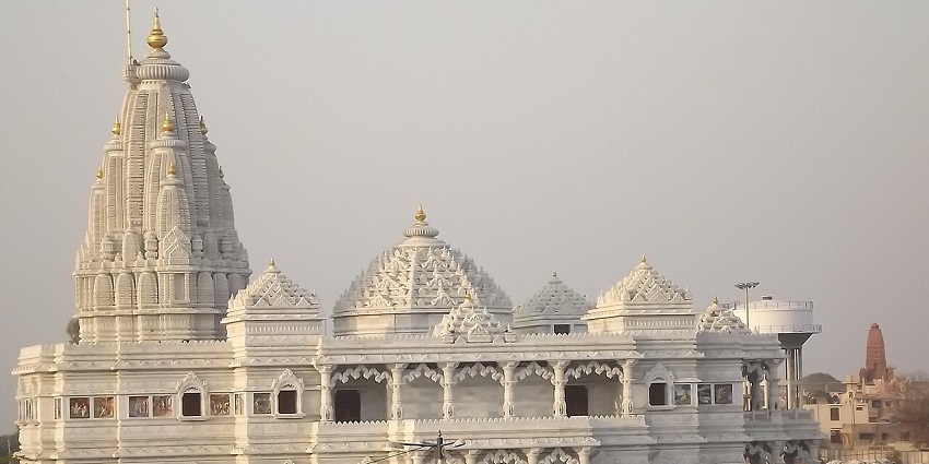 Majestic view of Prem Mandir in Vrindavan, a must-see among places to visit near Agra within 200 kms.
