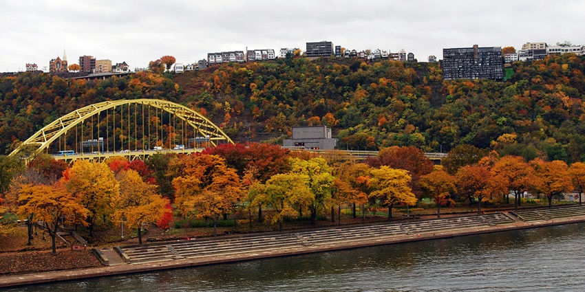 Things to do in Pittsburgh include visiting Point State Park, a beautiful green space.