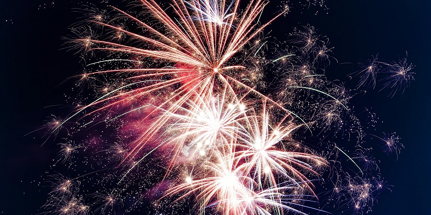 Colourful fireworks lighting up the skyline during the Let Freedom Sing! Festival, one of the best things to do in Nashville in July.