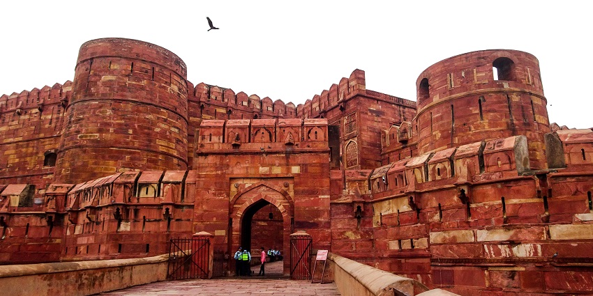 Majestic, grand entrance gate of Agra Fort, reflecting rich Mughal architectural heritage.