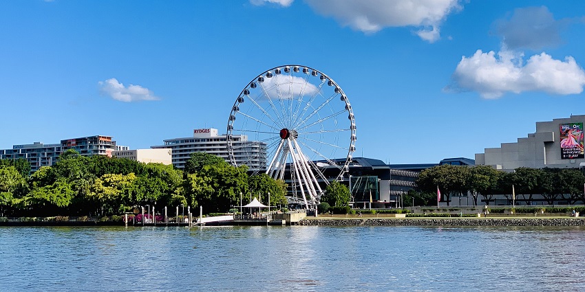 The iconic wheel of Brisbane is captured nicely in an awe-inspiring click on a bright morning.