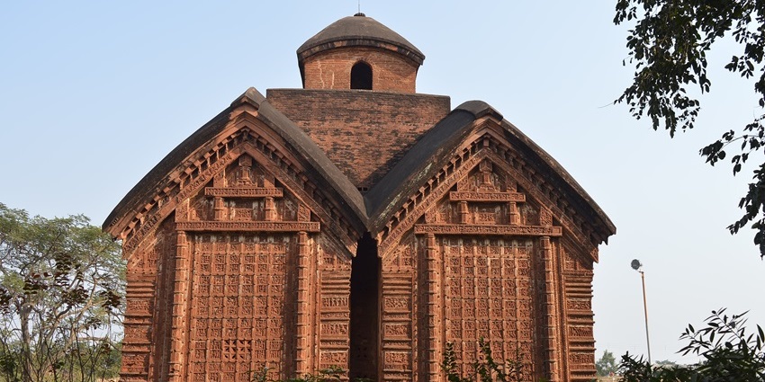 Bishnupur is one of the cultural heritage places to visit in West Bengal in October.
